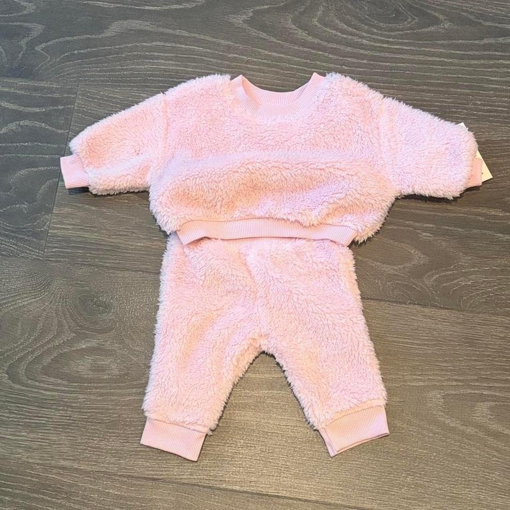 Cat & Jack Baby Pink Faux Fur Sweatshirt and Joggers Set 0-3M NWT